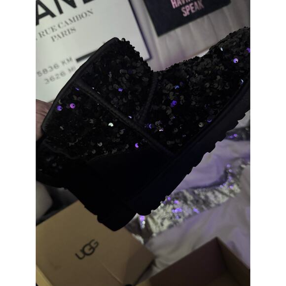 UGG Classic Mini black chunky Sequin boot in black mirror bling sz 9 iob - Picture 8 of 14